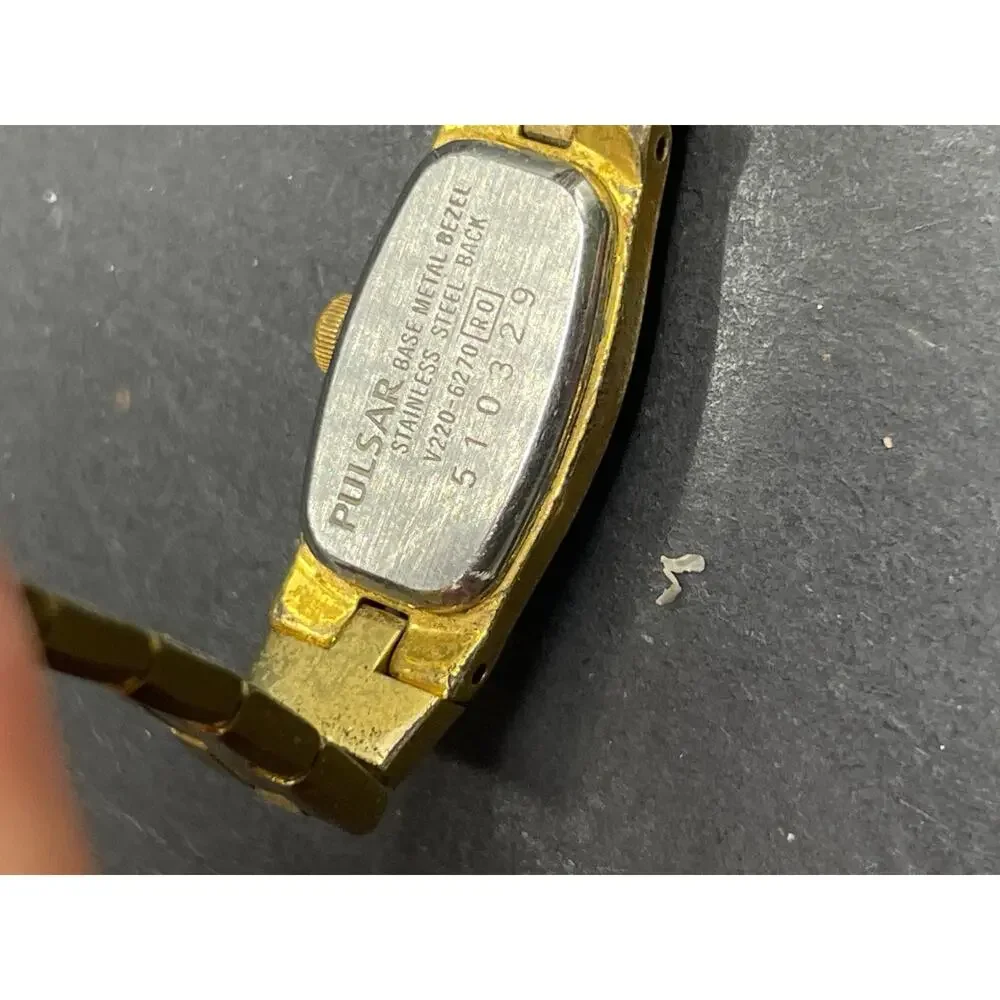 Pulsar V220-6270 Ladies Quartz Wristwatch Gold-Tone Textured White Dial 12mm